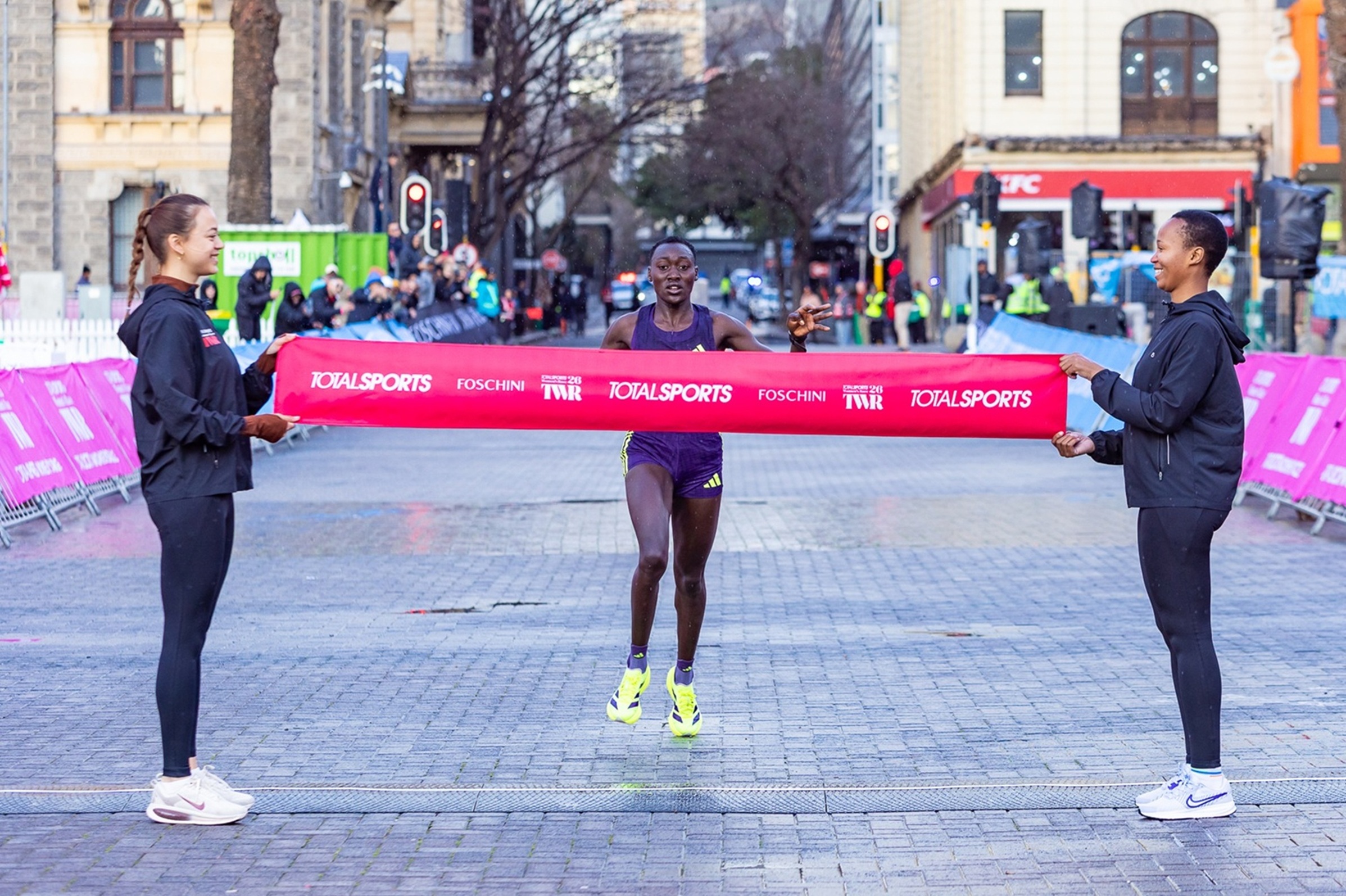 Photo 8 – Daisilah Jerono claims gold at the Totalsports Women’s Race Cape Town by David Sullivan Photo 8 - Daisilah Jerono claims gold at the Totalsports Women's Race Cape Town by David Sullivan