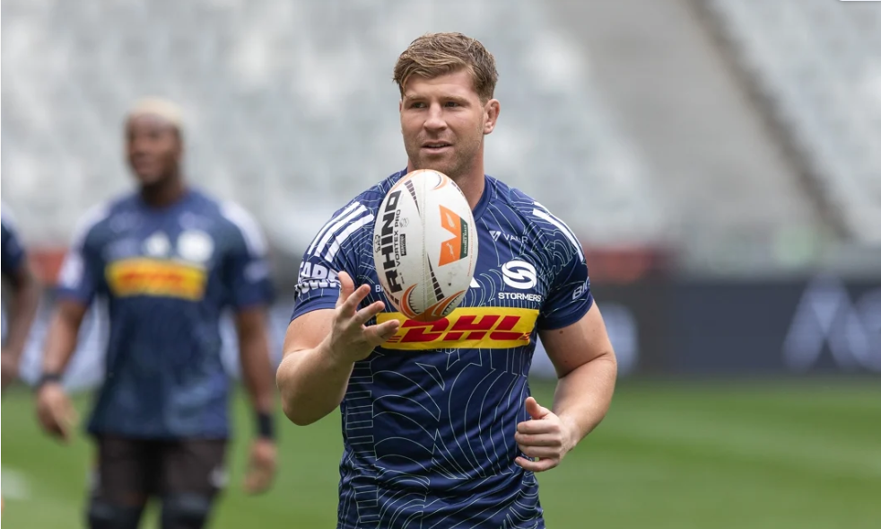 Roos_replaces dayimani Roos_replaces dayimani